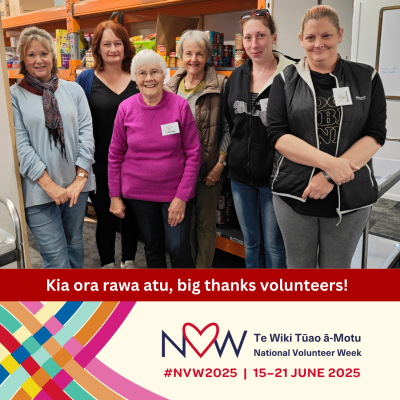 5 members of the Kapiti Foodbank Volunteers
